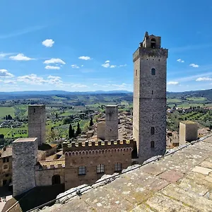 Apartment Torre Salvucci Maggiore Medieval Tower Experience, San Gimignano